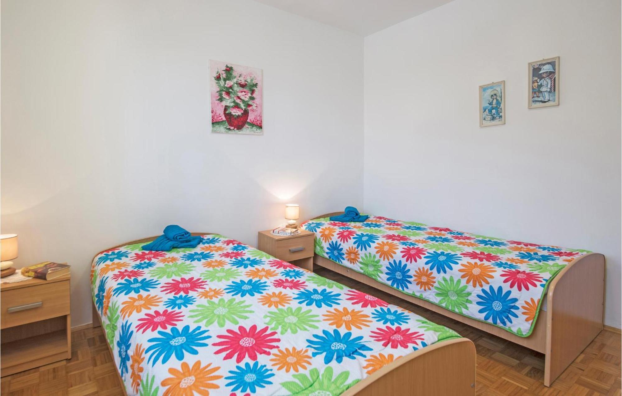 Gorgeous Apartment In Pula With House Sea View Exterior photo