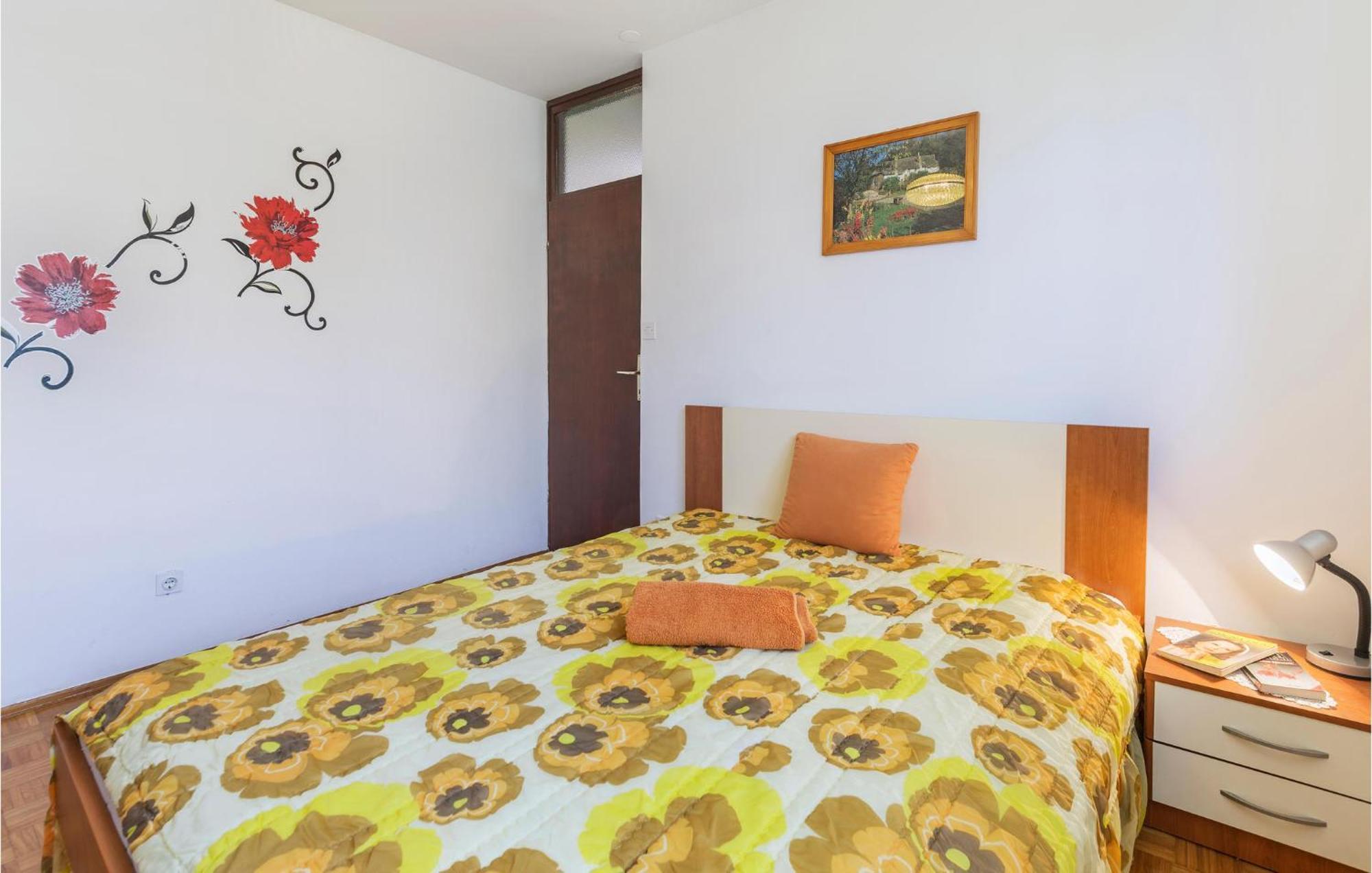 Gorgeous Apartment In Pula With House Sea View Exterior photo