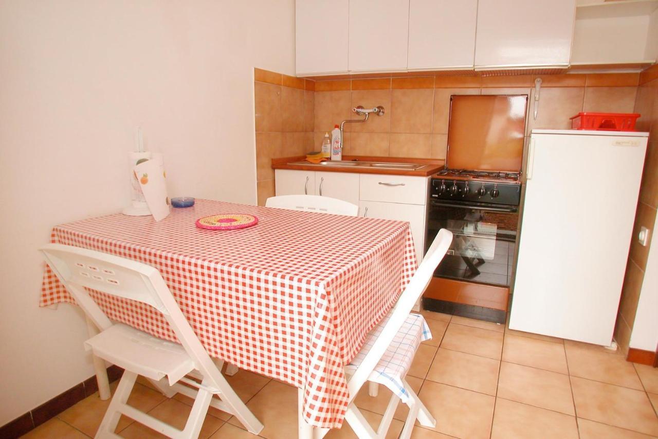 Gorgeous Apartment In Pula With House Sea View Exterior photo